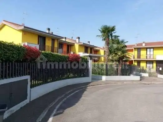 Villetta a schiera in asta a Bagnatica