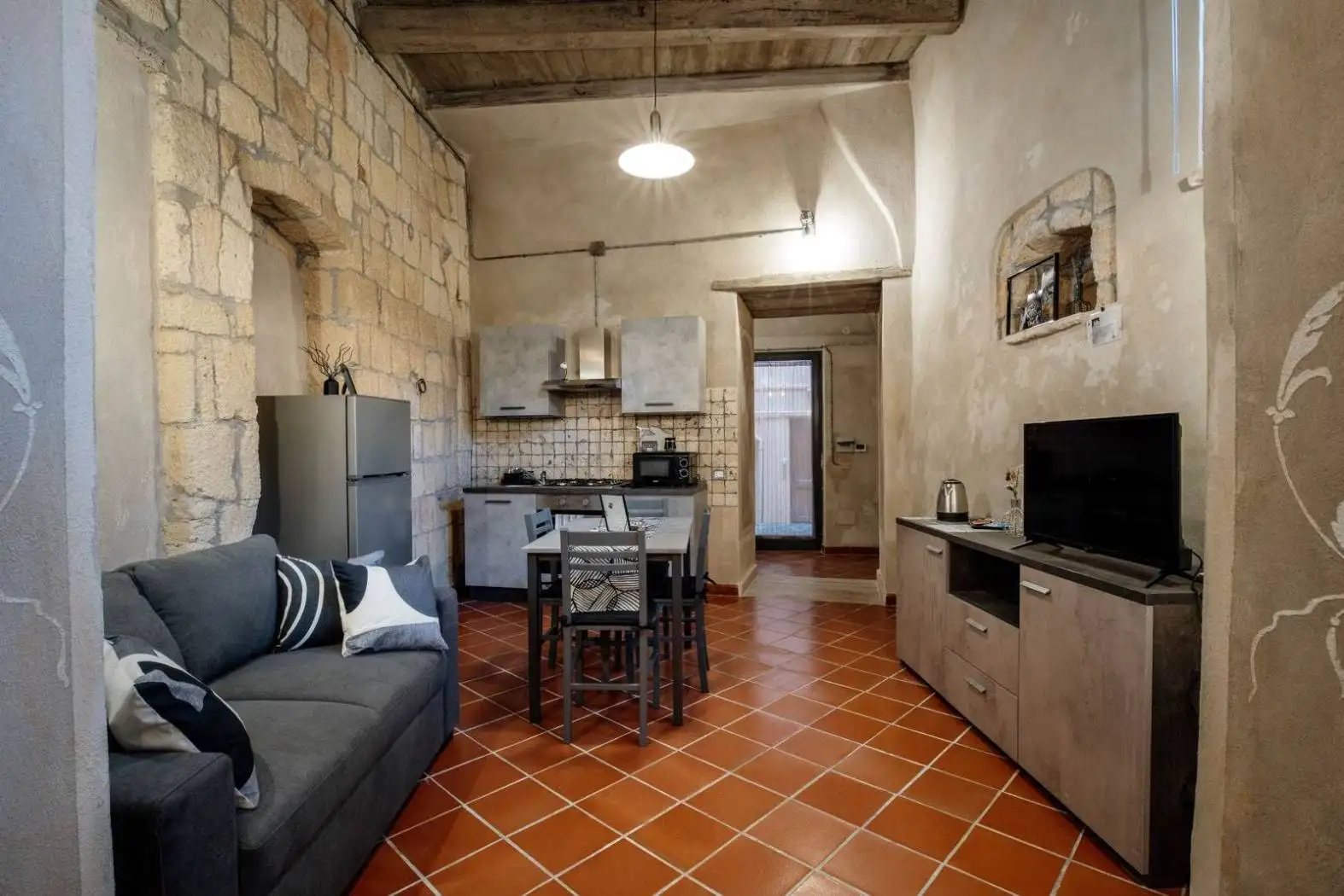 Trilocale nuovo, piano terra, Centro Storico, Tarquinia - foto 2