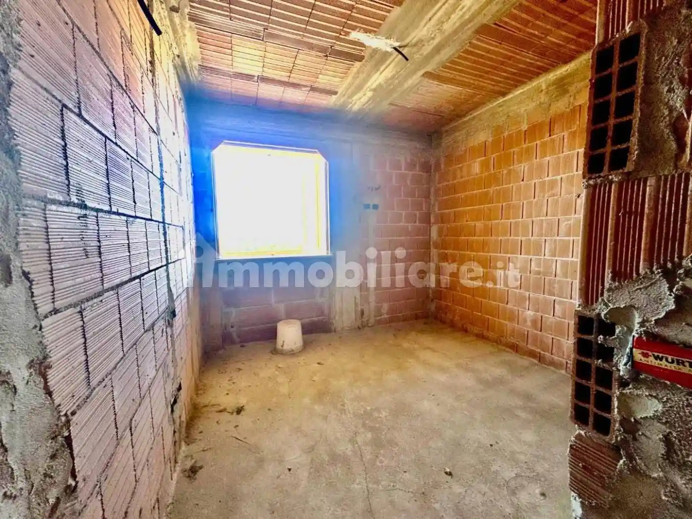 Appartamento da ristrutturare, primo piano, Zona Industriale, Massa - foto 4