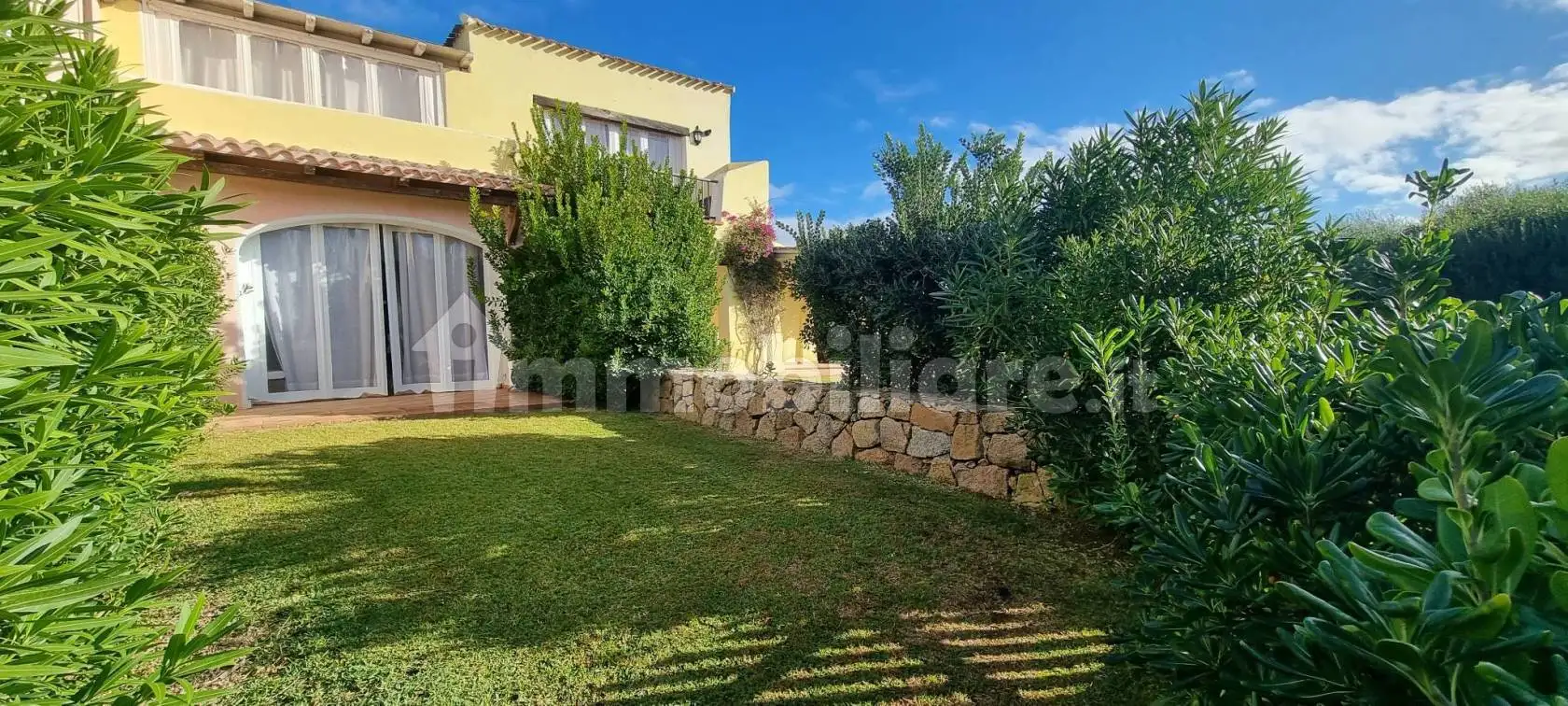 Appartamento in vendita a Arzachena