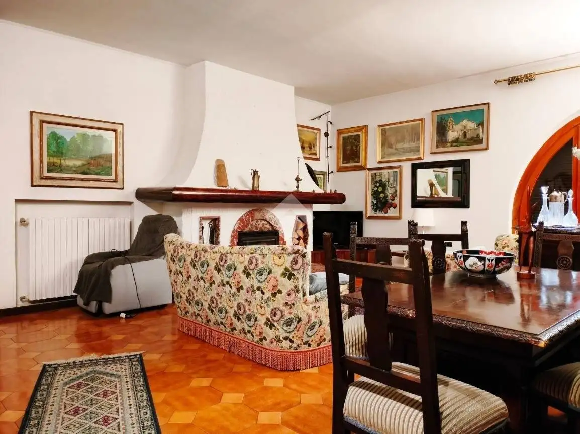 Villa bifamiliare via Milano, Centro, Cesano Boscone - foto 2