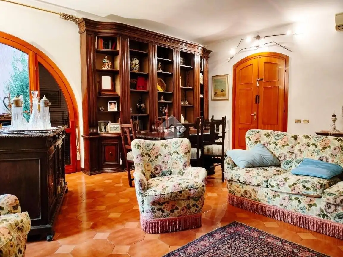 Villa bifamiliare via Milano, Centro, Cesano Boscone - foto 4