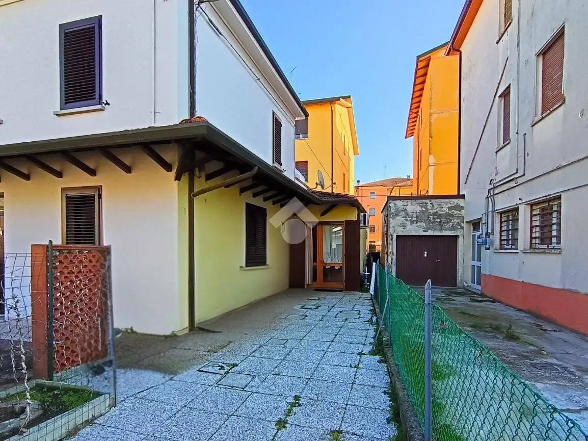 Bilocale via unità 34, Centro, Molinella - foto 3