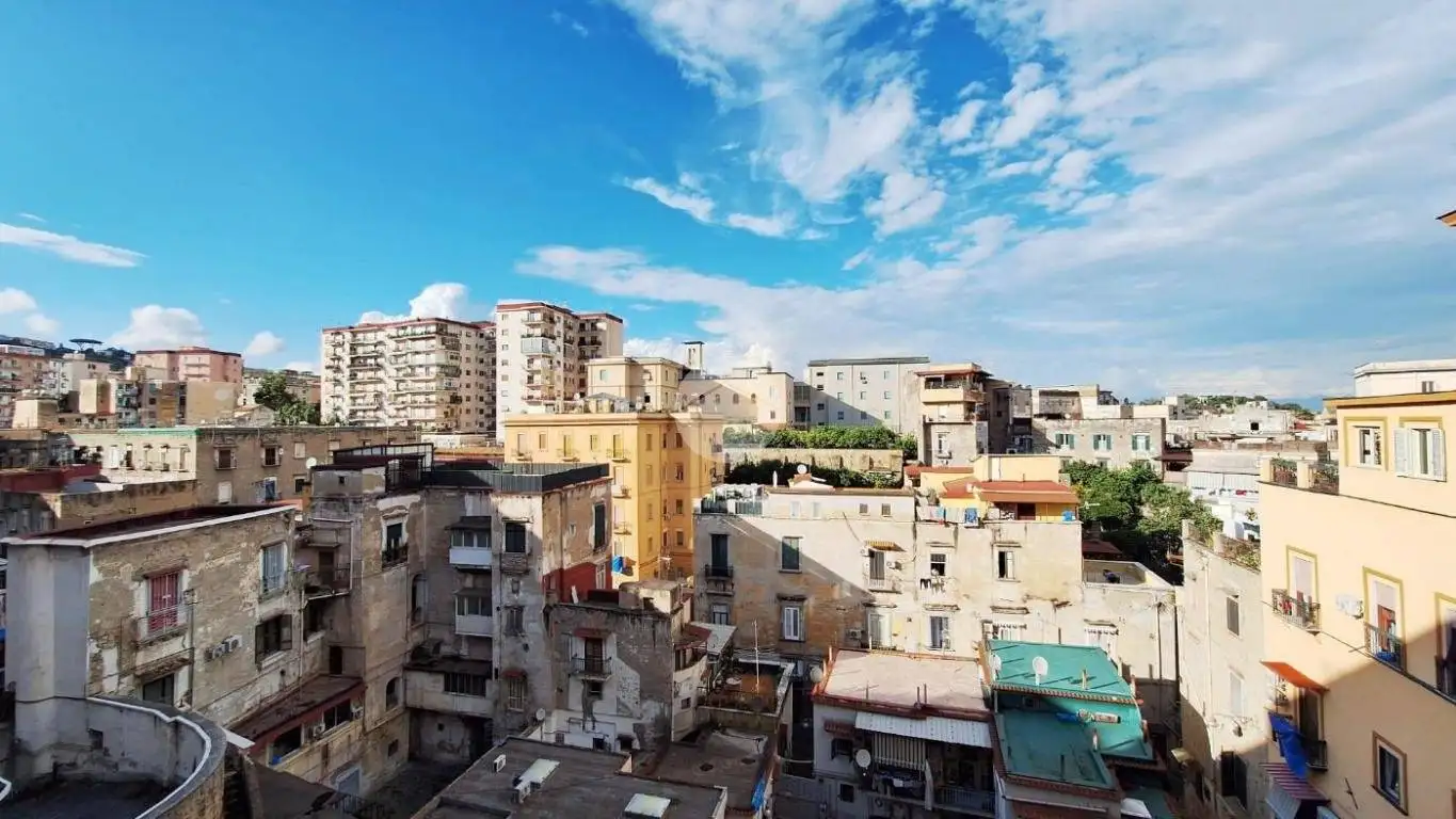 Appartamento in vendita a Napoli