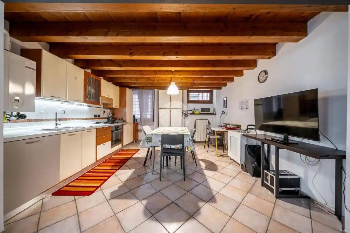 Bilocale via Gaetano Trezza 23, Veronetta, Verona - foto 2