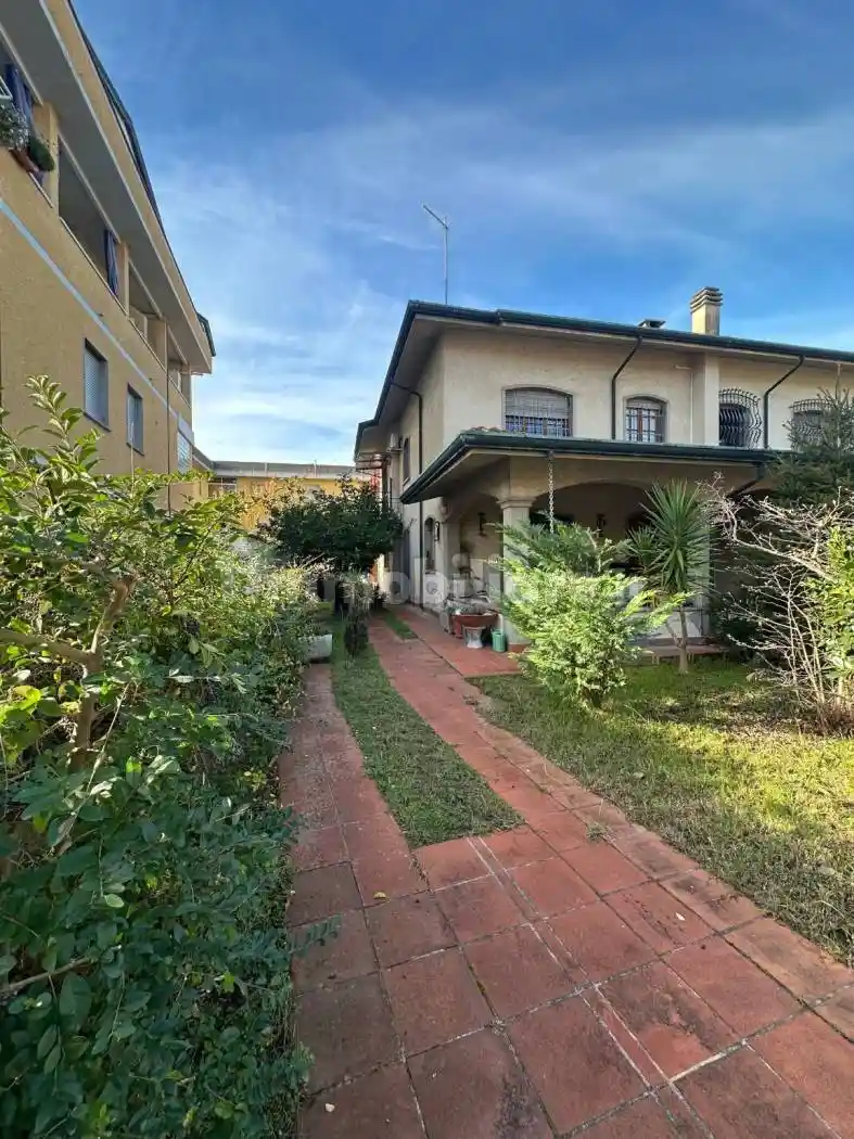 Villa bifamiliare via Mario Paolini 14, Darsena - Ex Campo di Aviazione, Viareggio - foto 4
