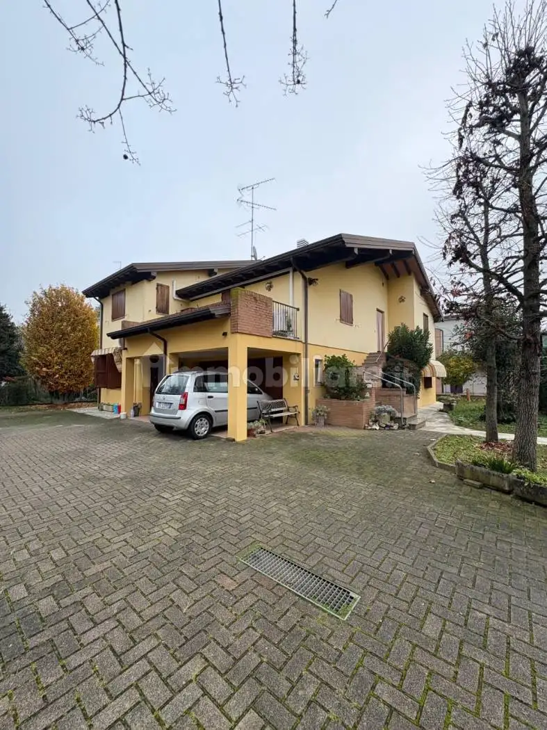 Villa in vendita a Finale Emilia
