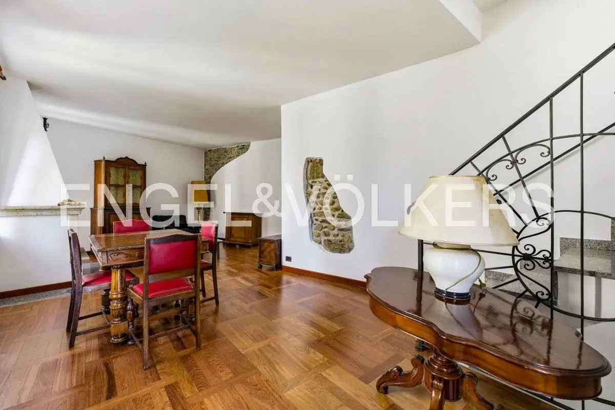 Trilocale via Sacro Monte 16, Sant'Ambrogio, Varese - foto 3