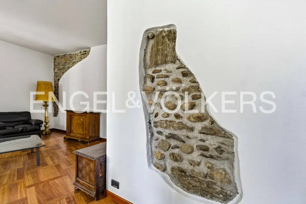 Trilocale via Sacro Monte 16, Sant'Ambrogio, Varese - foto 4