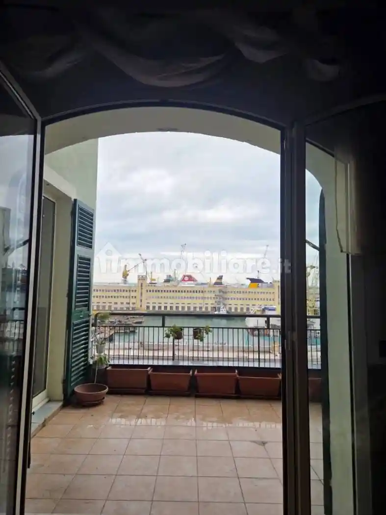 Quadrilocale via di Santa Croce 33/1, Molo, Genova - foto 4