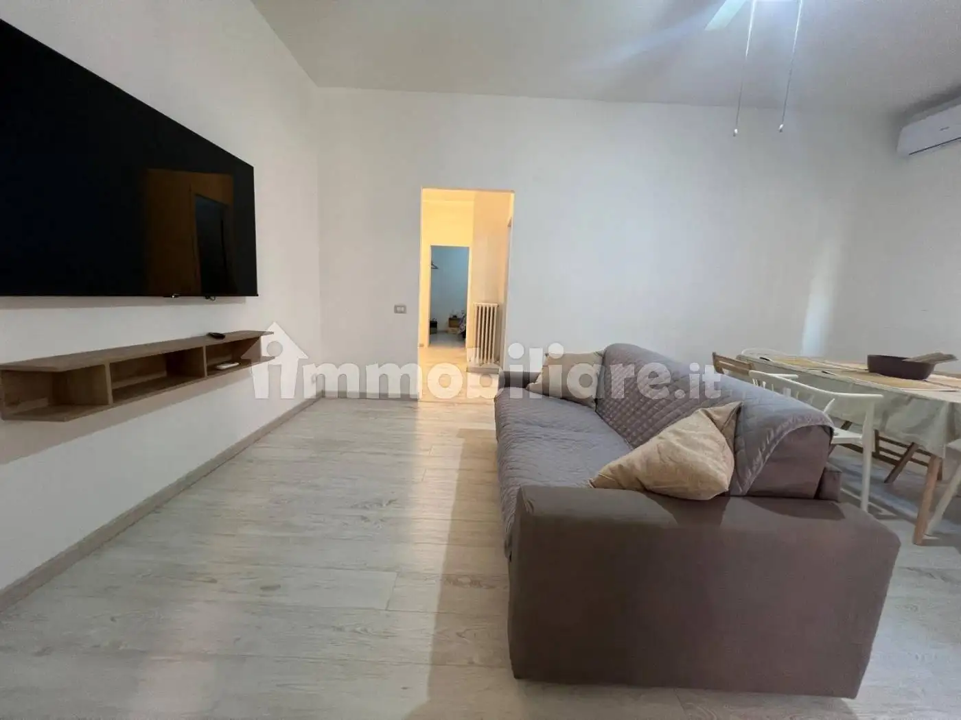 Trilocale piazza San Lorenzo 9, Centro, Gallarate - foto 2