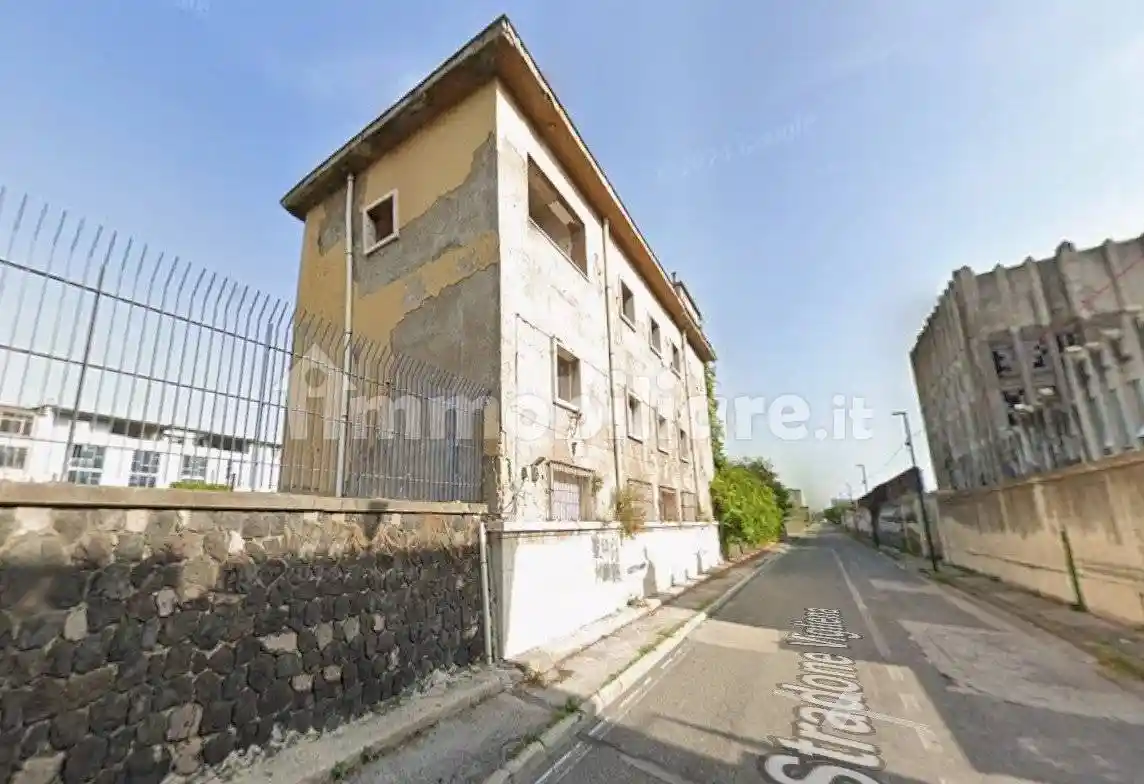 Palazzo - Edificio in vendita a Napoli