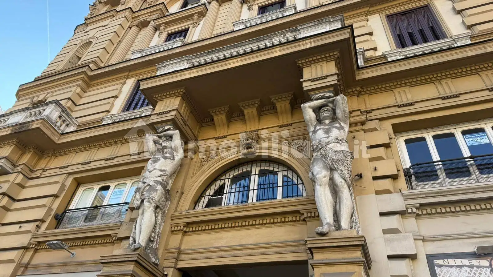 Appartamento in vendita a Napoli