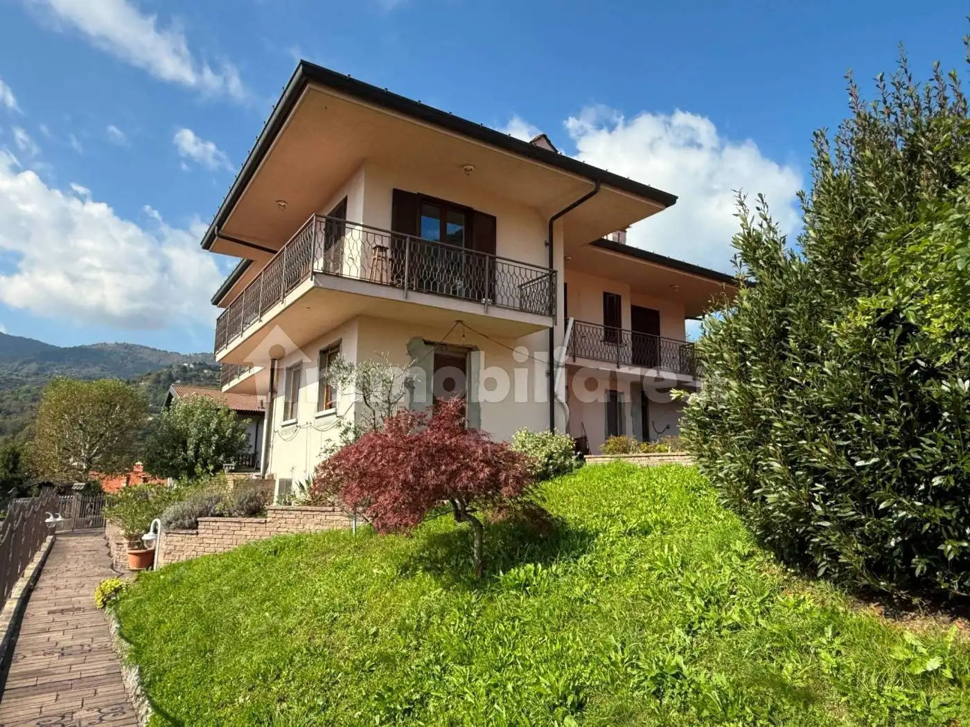 Villa in vendita a Asso