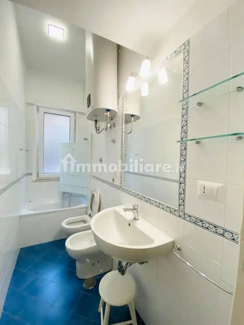 Bilocale via Michelangelo Schipa 115, Piazza Amedeo - Parco Margherita, Napoli - foto 2