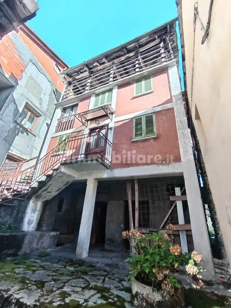 Villa in vendita a Boccioleto