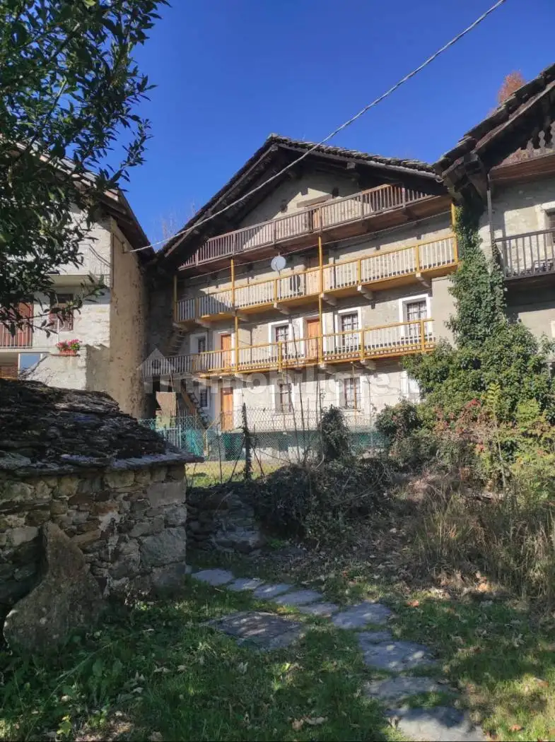 Palazzo - Edificio in vendita a Issime