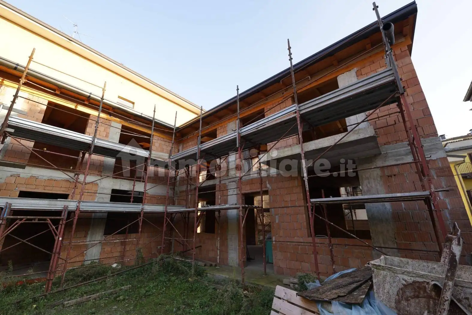 Terratetto plurifamiliare 270 m², Comun Nuovo - foto 2