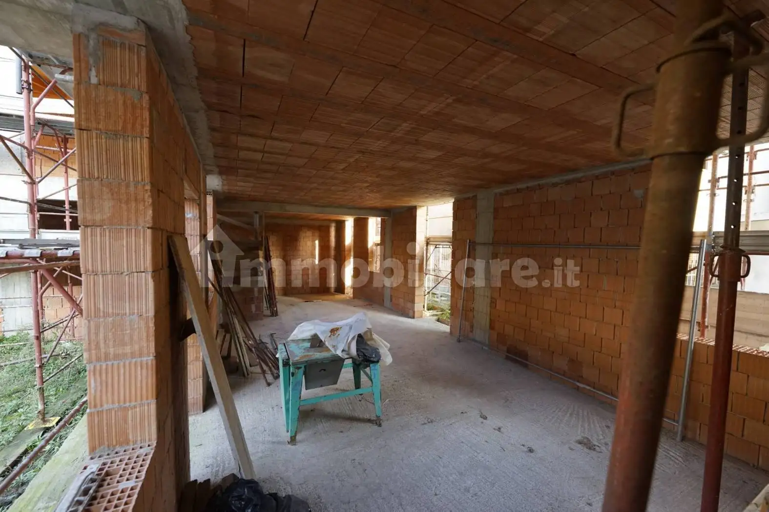 Terratetto plurifamiliare 270 m², Comun Nuovo - foto 4