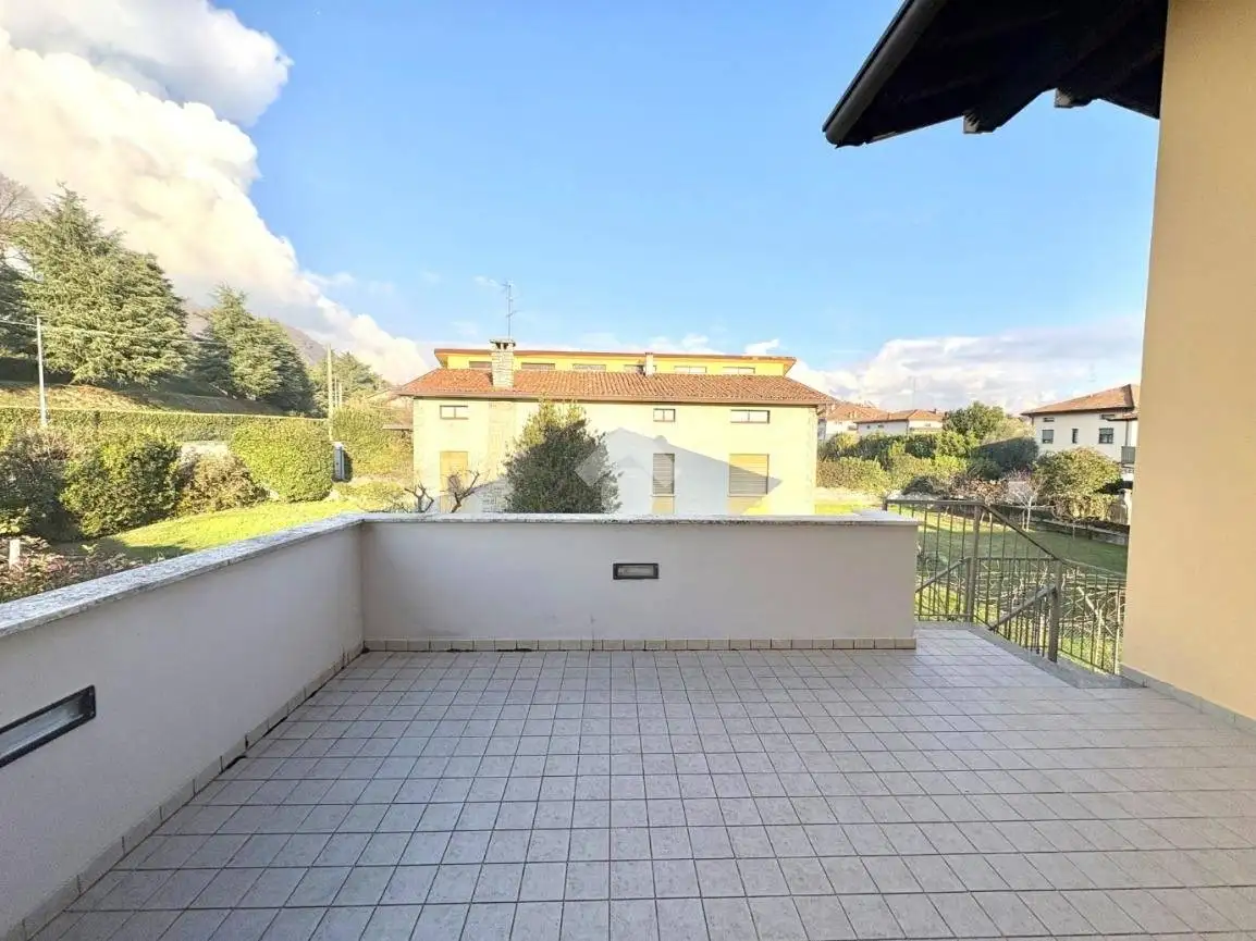 Appartamento in affitto a Adro