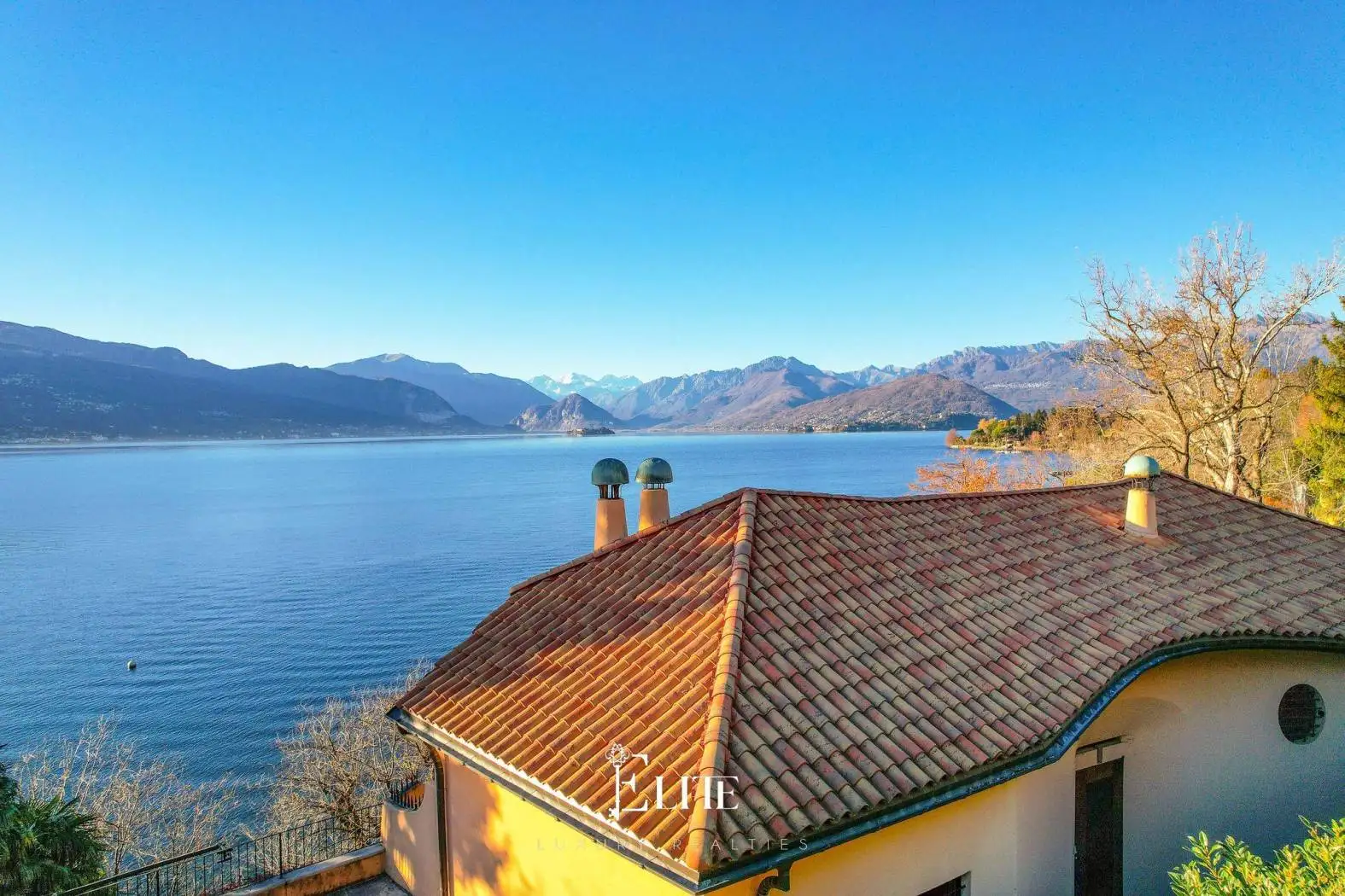 Villa in vendita a Leggiuno