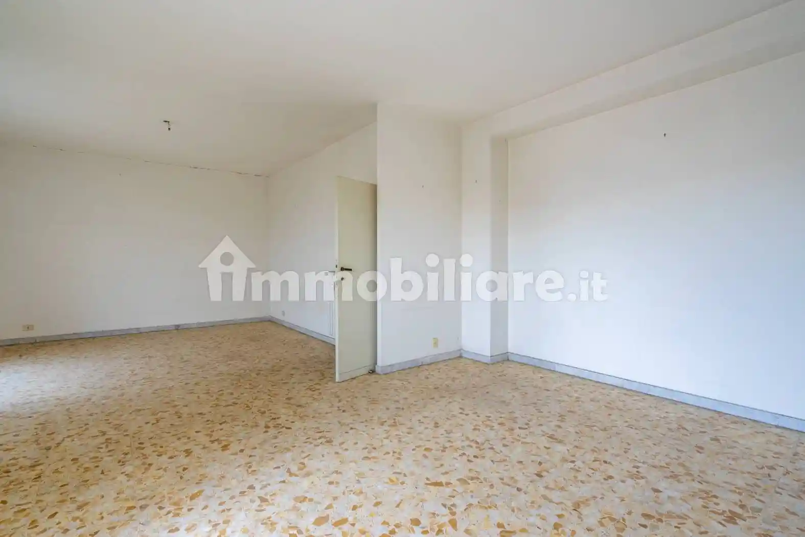 Quadrilocale piazzale Gorizia 19, Centro Storico, Latina - foto 2