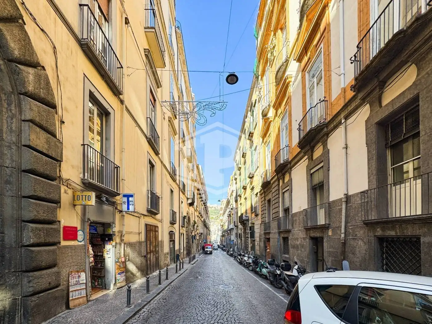 Appartamento in vendita a Napoli