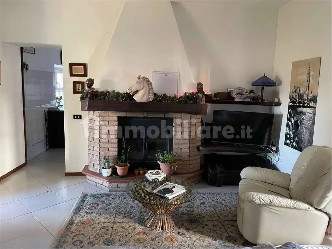 Terratetto unifamiliare via Delle Acacie, 18, Centro, Castelletto Sopra Ticino - foto 4