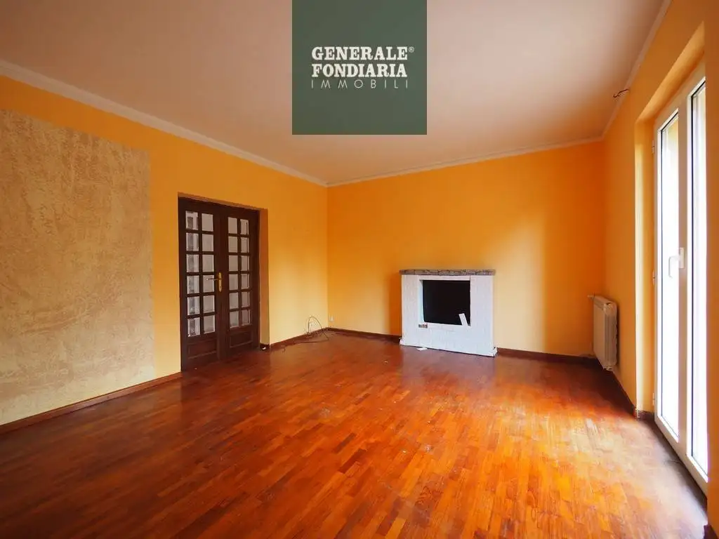 Quadrilocale via Giuseppe Garibaldi 12, Ceparana Carpena, Bolano - foto 4