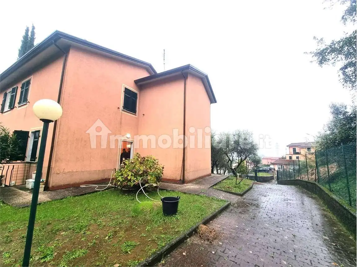 Villa in vendita a Sarzana