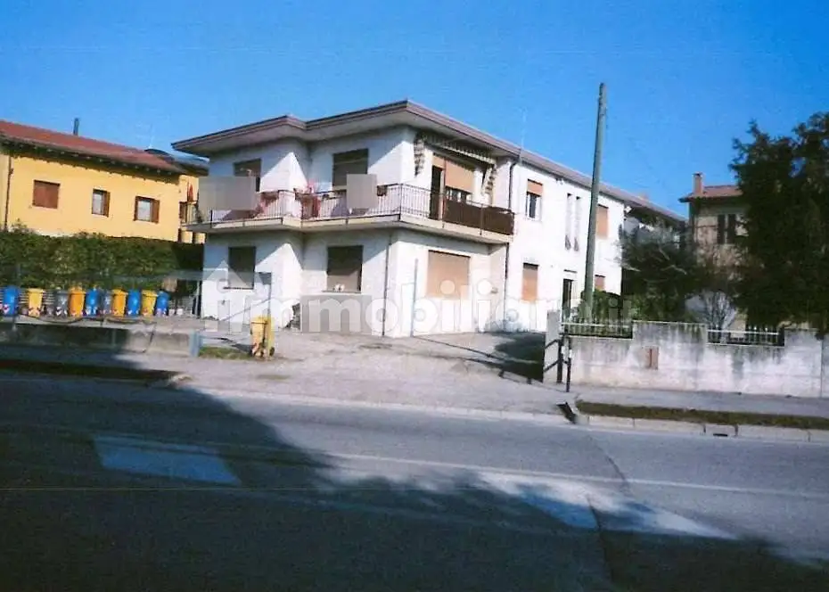 Appartamento in asta a Paese