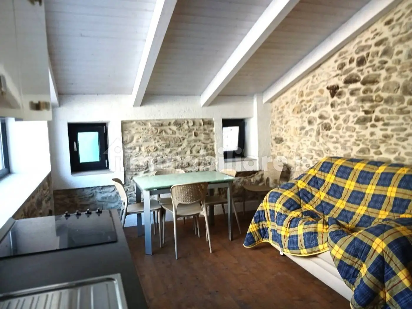 Casa indipendente in vendita a Vessalico