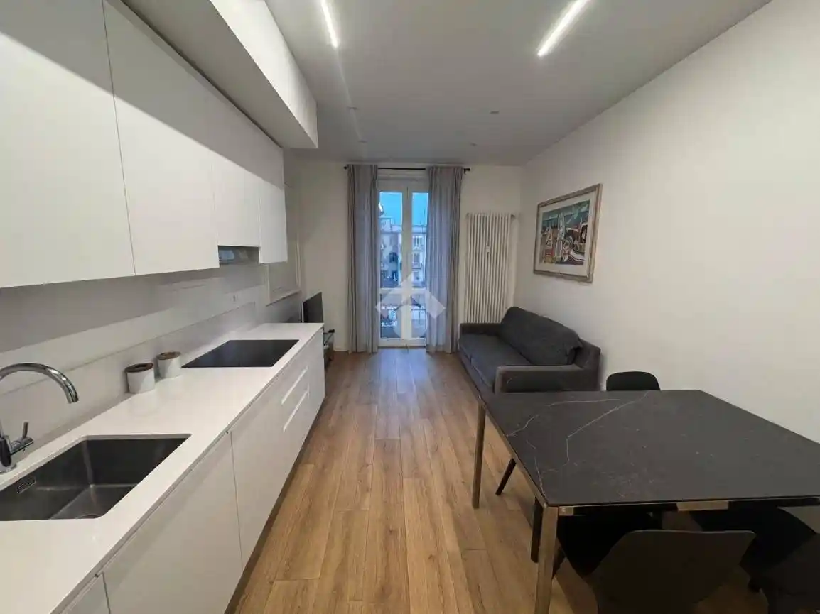 Trilocale piazza Madama Cristina 7, San Salvario - Baretti, Torino - foto 2