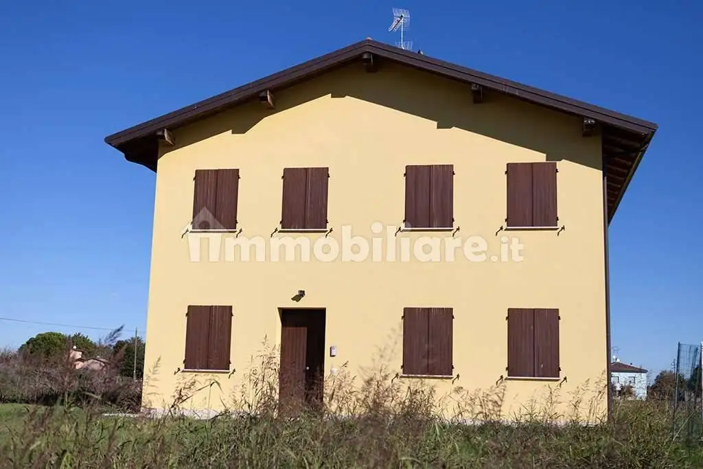 Casa indipendente in vendita a Cento