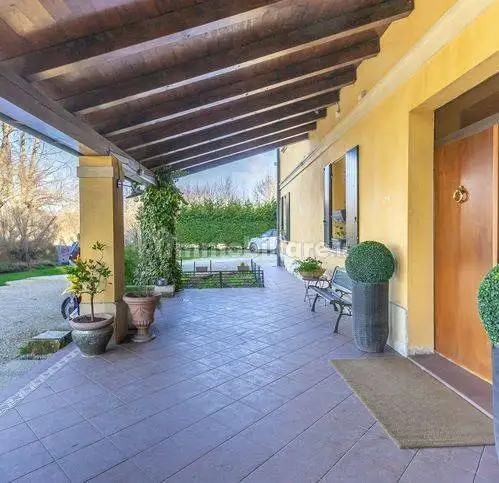 Villa in vendita a Modena