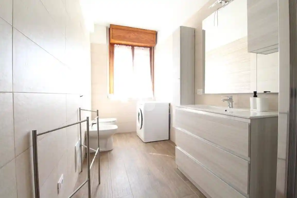 Monolocale via corassori 1, Centro Storico, Modena - foto 2