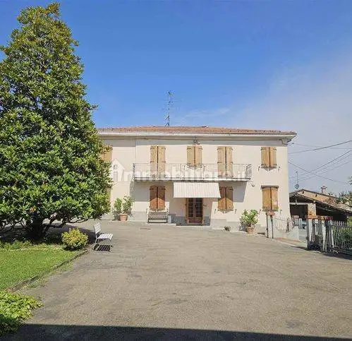 Villa in vendita a Lesignano de' Bagni