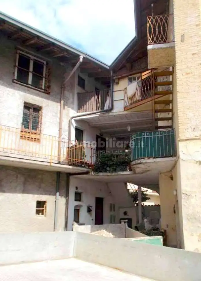 Casa indipendente in asta a Gazzada Schianno