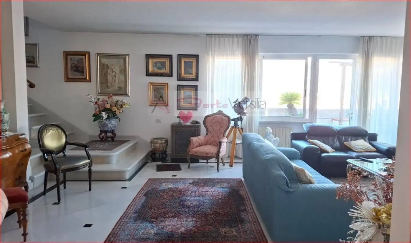 Appartamento in vendita a Carrara