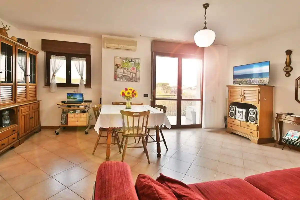 Trilocale buono stato, secondo piano, Viserba, Rimini - foto 2