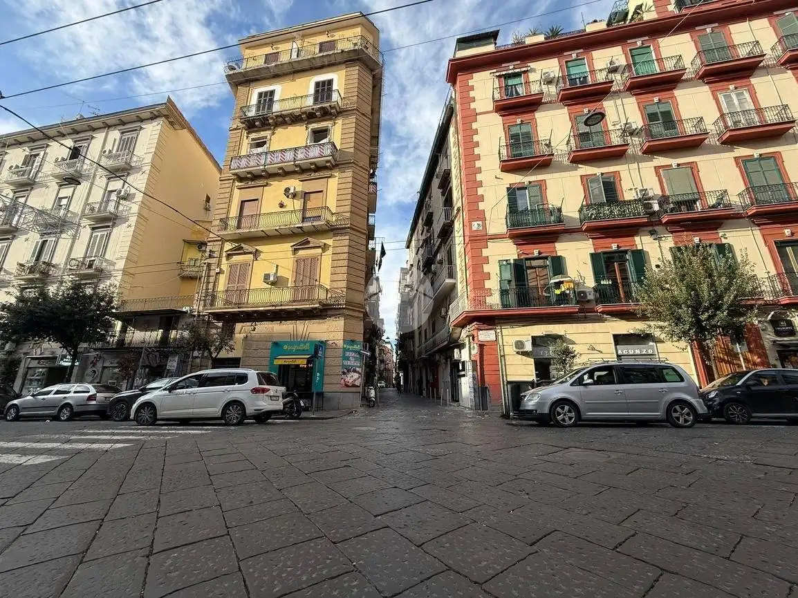 Appartamento in vendita a Napoli