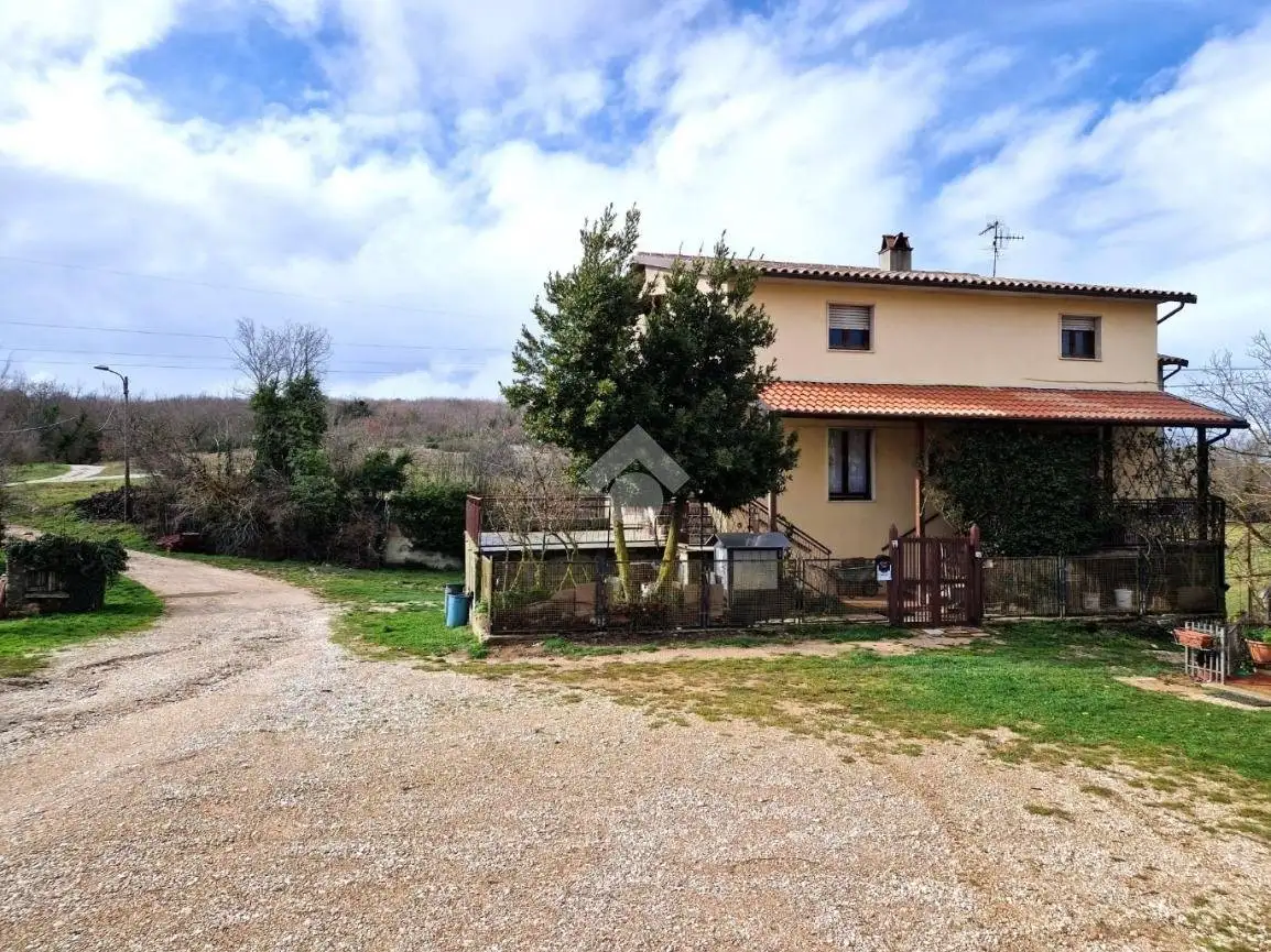 Casa indipendente in vendita a Acquasparta