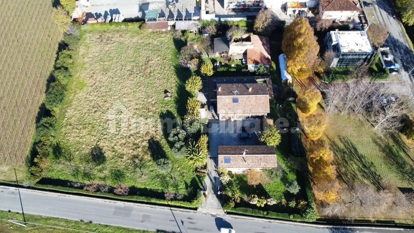 Villa plurifamiliare via nespolo, 2, Adro - foto 2