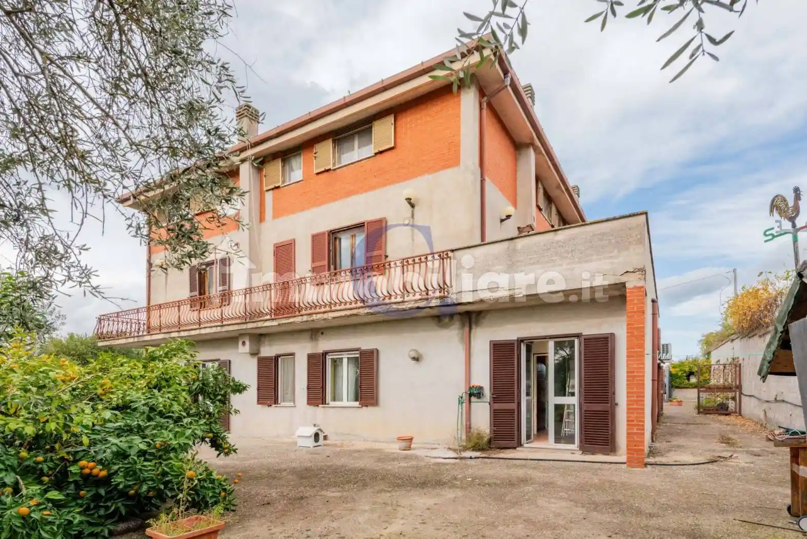 Palazzo - Edificio in vendita a Morlupo