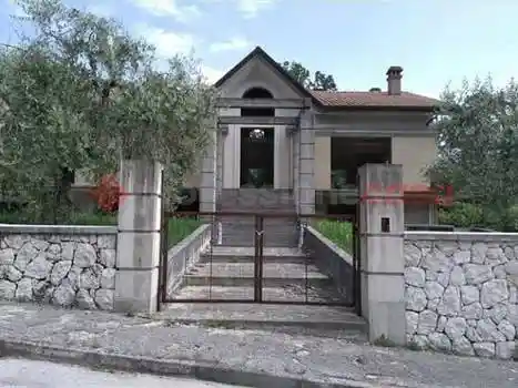 Casa indipendente in vendita a Cassino