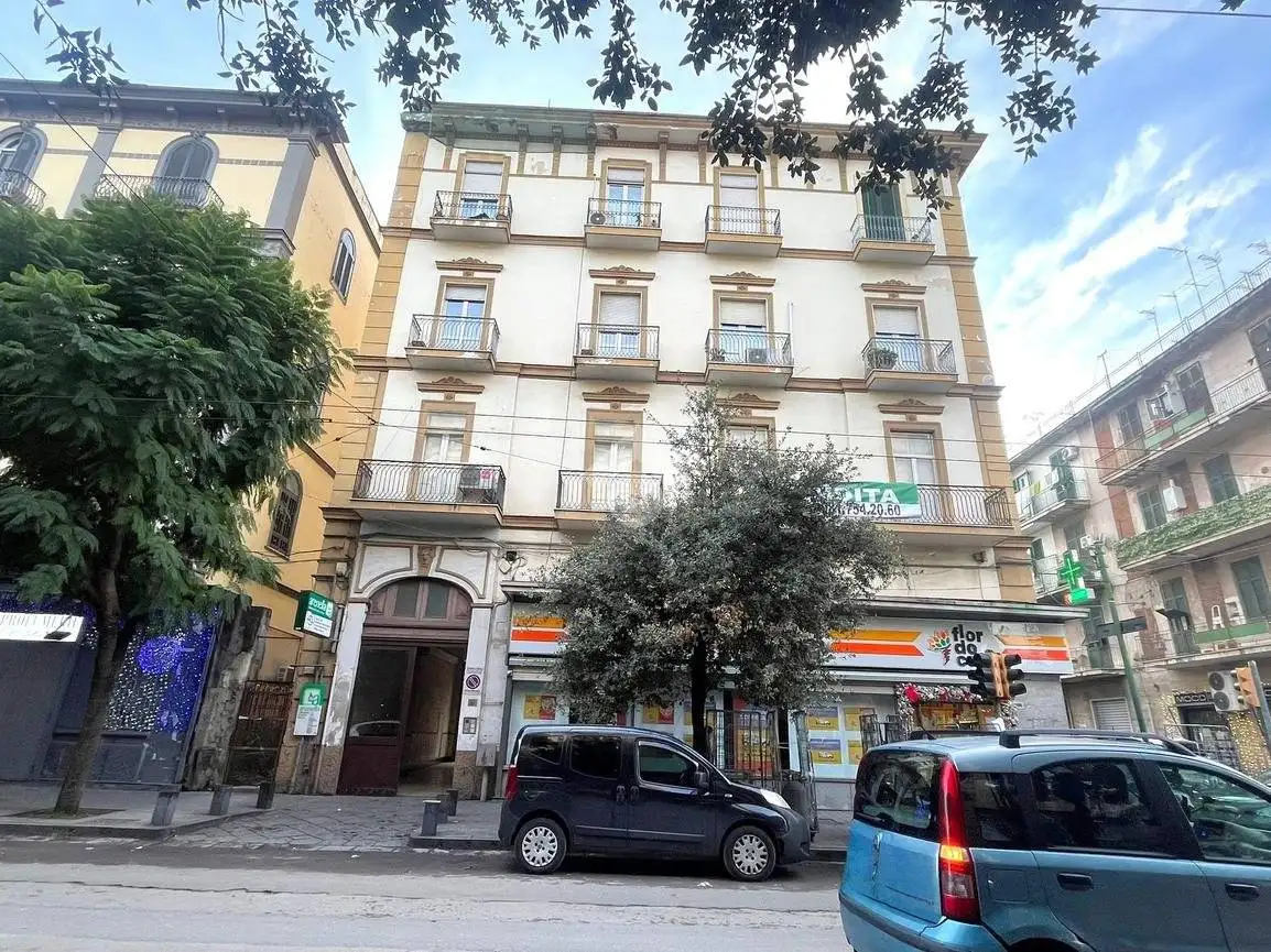 Appartamento in vendita a Napoli