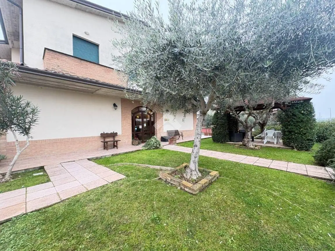 Villa unifamiliare via Fosse Ardeatine 26, Bastia, Bastia Umbra - foto 2