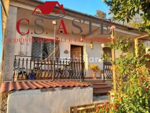 Casa indipendente in asta a Sant'Ambrogio sul Garigliano