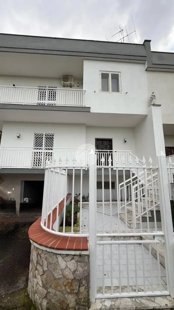 Villetta a schiera in affitto a Marano di Napoli