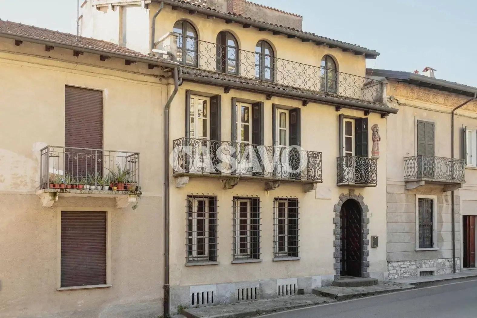 Casa indipendente in vendita a Gavirate